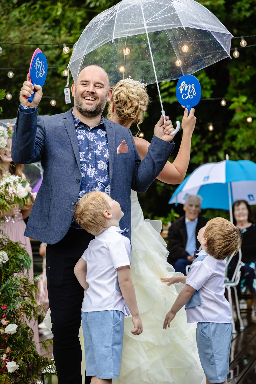 Deb Reed Celebrant Colchester Essex, performing hand fasting at the vowel renewal of Gary and Kelly.